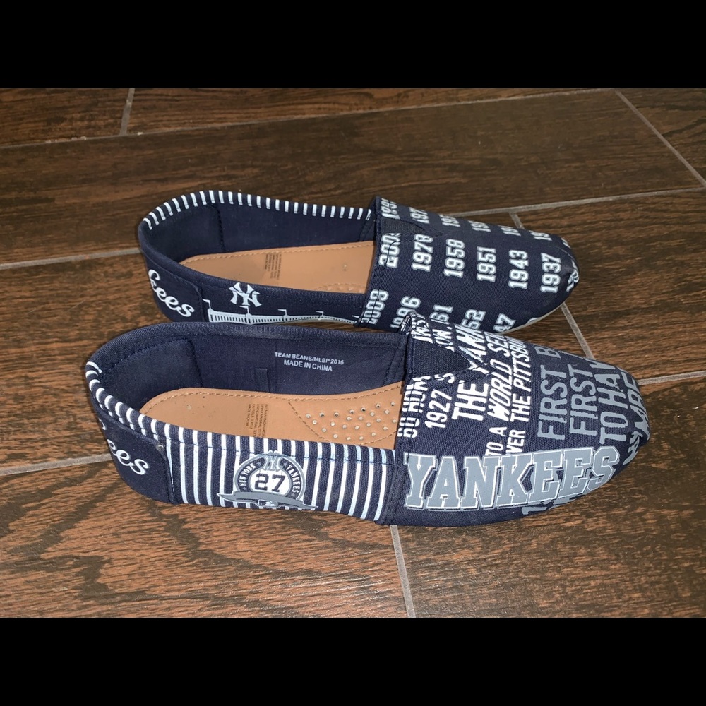 NYY canvas slip on shoes